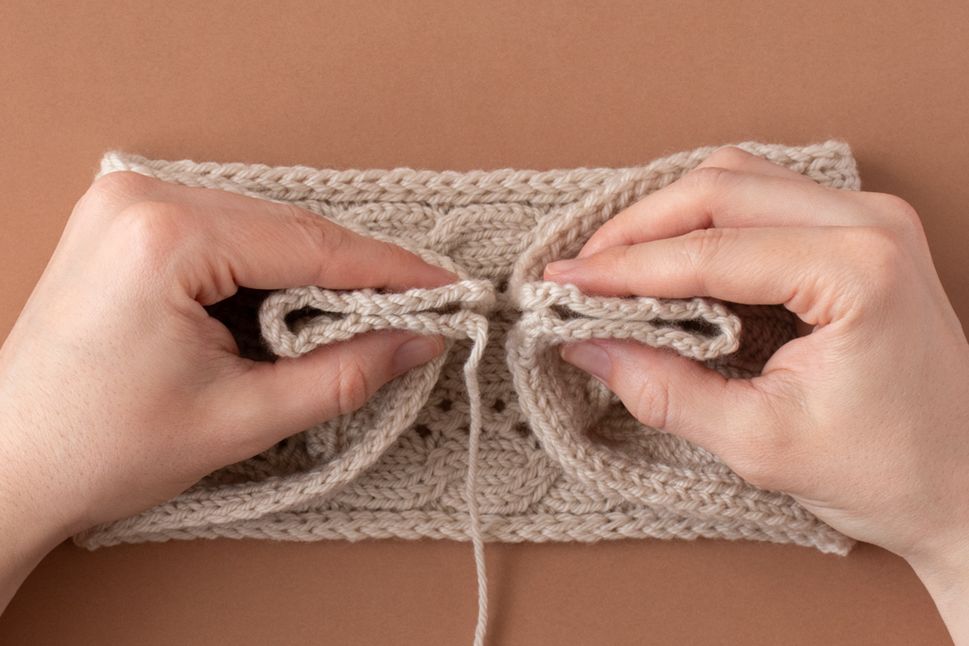 Glass Vase Headband knitting pattern