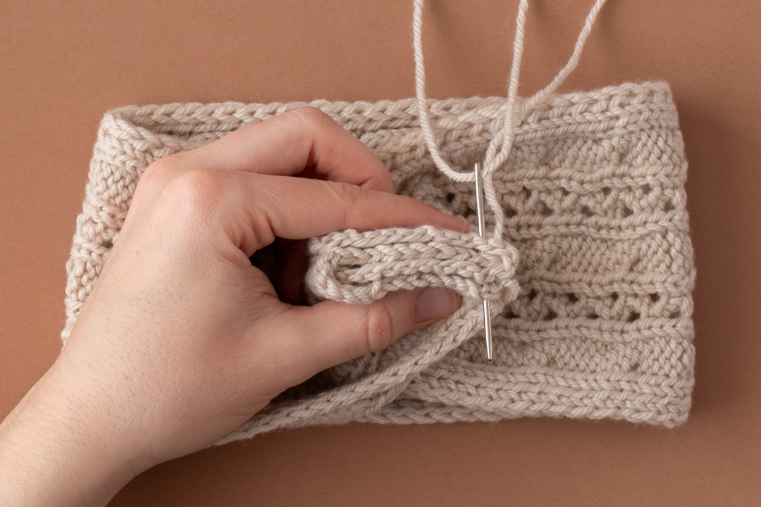 Glass Vase Headband knitting pattern