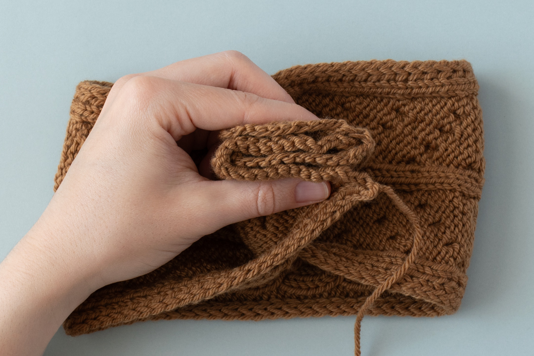 Collecting Acorns Headband knitting pattern