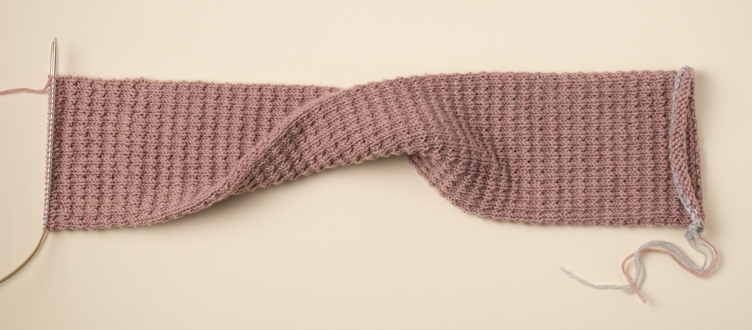 Rose Buds Headband knitting pattern